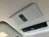 SOSコールつきなのでもしもの時にオペレーターと直接会話ができ安心です。(ご利用にはNissanConnectへの登録が必要です)