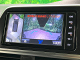 【パノラミックビューモニター】専用のカメラにより、上から見下ろしたような視点で360度クルマの周囲を確認することができます☆死角部分も確認しやすく、狭い場所での切り返しや駐車もスムーズに行えます。
