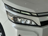 LEDヘッドライトです。デザイン性がよくとても明るいので、夜間の走行や悪天候でも安心です。しかも長寿命!