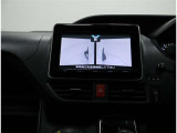 パノラミックビューモニター装備!サイドビュー/車両に取り付けたフロント、サイド、バックカメラの映像を合成しての映像を画面上に表示させることで、低速時の運転を補助する装置です。車両本体の取扱書もお読みく