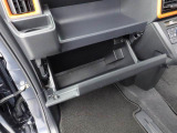 【ステアリングスイッチ】運転中、前方から目線をそらすことなく、オーディオ等の操作が可能な便利機能!安心&快適なドライブを演出してくれます♪