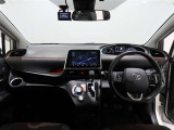 見通しのよいすっきりとした視界で、誰でも運転しやすいです。運転のしやすさは疲れにくさにも繋がりますよ♪