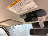 純正のドラレコ付き☆ 車室内を映すドライブレコーダーは、車内及び車側面、後方撮影にも対応している優れもの(*'&omega;'*)