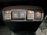 冬場に嬉しい運転席、助手席シートヒーター付きでポカポカ