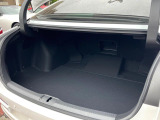 普段のお買い物や通勤、送迎等に十分な荷室スペースを確保しております。