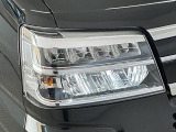 【LEDヘッドライト】明るい光が瞬時に立ち上がり、必要な場所を均一に照らします。寿命も長く省エネで、スタイリッシュなデザインは現代の主流です♪