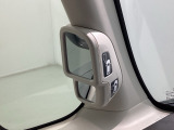 普段運転席から見えない左タイヤの前あたりが見ることができます!駐車が苦手な方も得意な方にとっても安心です☆