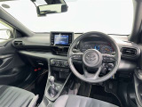 運転席まわりです。 各操作スイッチは使いやすい位置に配置されてます。