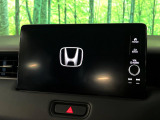【メーカー純正ナビ】インテリアに溶け込むスタイリッシュな「専用設計」メーカーナビを装備♪視認性や操作性など基本性能にも優れ、より上質なカーライフをお楽しみいただけます。