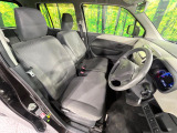 運転席シート廻りは使用感も少なく、良好な状態となっています。丁寧に使われていたことがよくわかりますね。