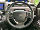 【純正革巻きステアリング】上質な革を使用することで、手にしっかり馴染みとても運転しやすいハンドルです♪
