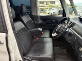 当店は新車・中古車に加え、車検整備、各種整備、鈑金、自動車保険とお車に関してトータルでサポートさせていただいております