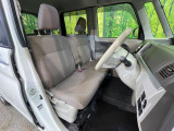 運転席シート廻りは使用感も少なく、良好な状態となっています。丁寧に使われていたことがよくわかりますね。