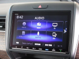 ナビゲーションは純正9インチメモリーナビ(VXM-227VFNi)を装着しております。AM、FM、CD、DVD再生、Bluetooth、音楽録音再生、フルセグTVがご使用いただけます。