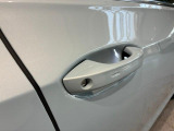 &rdquo;Keyless Access&rdquo;によって、ドアハンドルに手をかけるだけでドアロックが解除できます!