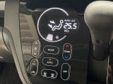 【オートエアコン】一度お好みの温度に設定すれば、車内の温度を検知し風量や温度を自動で調整。暑い&hellip;寒い&hellip;と何度もスイッチ操作をする必要はありません。快適な車内空間には必須の機能ですね♪