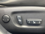 【メモリー機能付きパワーシート】ドライバーごとに設定したシート位置を記憶して、ボタン一つで切り替えできる便利な機能!運転する方が複数名いらっしゃるご家庭におすすめです♪