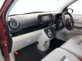見通しのよいすっきりとした視界で、誰でも運転しやすいです。運転のしやすさは疲れにくさにも繋がりますよ♪
