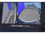 Rレンジ切り替え時バックカメラやサイドカメラ、ボタン操作によりフロントカメラ映像に切り替えることも可能です