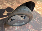 155/65R14タイヤと専用ホイールキャップ付き!冬タイヤは別途ご用意が必要です。ぜひご相談ください(^^♪
