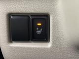 【シートヒーター】寒い日に重宝するシートヒーター!エアコンより早く温まってくれるので寒がりの人も安心ですね♪エアコンの温風は乾燥するから苦手、という方にもをおすすめです。
