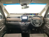【前方視界】開放的な前方視界!運転がしやすく疲れにくいです♪窓が大きく、見通しがとっても良いおクルマですよ♪