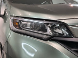 LEDヘッドライトは、点灯の瞬間から最大光量を発揮し、突然暗くなるトンネルなどでの安定感を高めます。