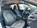 運転席シート廻りは使用感も少なく、良好な状態となっています。丁寧に使われていたことがよくわかりますね。後部座席も気になるようなキズ・汚れやへたり等、大きなダメージはなく、良好な状態です。
