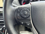 ステアリングスイッチ付き。前方から目を離すことなく操作することが可能です。