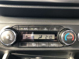 操作しやすいオートエアコン。車内をいつも快適に保つ事が出来ます。