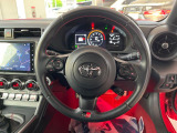 【純正革巻きステアリング】上質な革を使用することで、手にしっかり馴染みとても運転しやすいハンドルです♪
