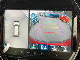 全方位カメラ付きナビで駐車も安心♪