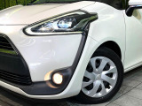 【LEDヘッドライト】悪天候や夜間走行時も良好な視界を確保し安心して運転できる高輝度LEDヘッドライトを装備!点灯速度が早く、消費電力も抑えられています。