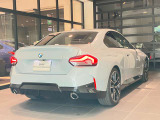 BMWのメカニックによる、100項目の納車前点検エンジン、ミッション、マフラー、電気系統やコンピュータなどを詳細に点検します。交換基準の部品があれば、純正部品を使用し整備した後にお客様にお渡しします。
