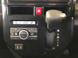 温度を設定すれば、自動で車内の温度管理をしてくれる優れものです♪ATミッションで運転楽々
