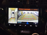メーカーオプションの全周囲カメラ付き!狭い場所での駐車や車周辺を確認することが出来るので安心して駐車することができます★なんともう一つ・・・