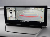 360&deg;ビューモニターを搭載しています。コーナーセンサーと合せてお使いいただくことで、安全、安心にお車の取り回しを行っていただけます。