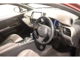 ■見通しのよいすっきりとした視界で、誰でも運転しやすいです。運転のしやすさは疲れにくさにも繋がりますよ♪