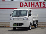 4WD!届出済未使用車!フロア5速M/T!スマートアシスト!純正ラジオ!オートライト!荷台作業灯!純正フロアマット・純正ドアバイザー・スタッドレス・純正スチールホイール付!
