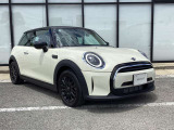 MINIの全モデルに合わせて造られたオリジナルのフロアマット。毛足のしっかりしたマットとなっており、足元も新品で気持ち良くお乗りいただけます!!(別売)