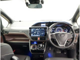 オシャレなインテリアで運転する気分も盛り上がりますよね^^