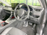 運転席シート廻りは使用感も少なく、良好な状態となっています。丁寧に使われていたことがよくわかりますね。