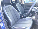 マイクロフリース素材を使用したスポーツコンフォートシート。欧州車らしく硬めのシートが体を程よくつつみこみ、長距離でも快適に運転できます。
