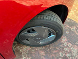 155/65R14タイヤと専用ホイールキャップ付き!冬タイヤは別途ご用意が必要です。ぜひご相談ください(^^♪