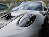 LEDヘッドライト(PDLS+)は、ダイナミックレベライザー、コーナリングライト、車速感応式ヘッドライトコントロール、ハイビームアシスタントが備わり、近遠距離や横方向の照射を的確にし安全性を高ます。