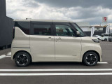 リヤスライド仕様となっていますので開け閉めの際、隣の車にドアをぶつける心配がございません☆