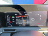 前方車両との衝突防止のサポート機能やアクセルとブレーキを踏み間違えた時のサポート機能など、安全装備が充実してて心強いです!!