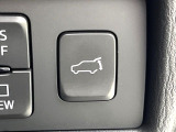 【パワーバックドア】スマートキーや運転席のボタンを押すだけでリアゲートが自動で開閉します!荷物を持っている時や、高い位置にあるバックドアを閉める際に便利な機能です♪