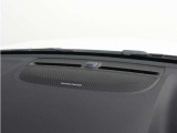 【harman/kardon】世界のオーディオファン垂涎のプレミアムサウンドシステムを搭載。原音に近い音場空間を忠実に再現。乗る人すべてに最良の音響体験を提供します。