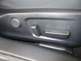パワーシート搭載。微妙な調整が手軽にでき、ピッタリのポジションで運転することが可能です。